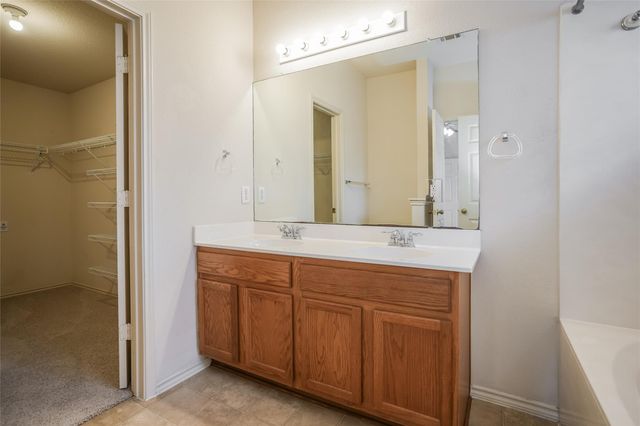 813 Middle Brook DR, Leander, TX 78641