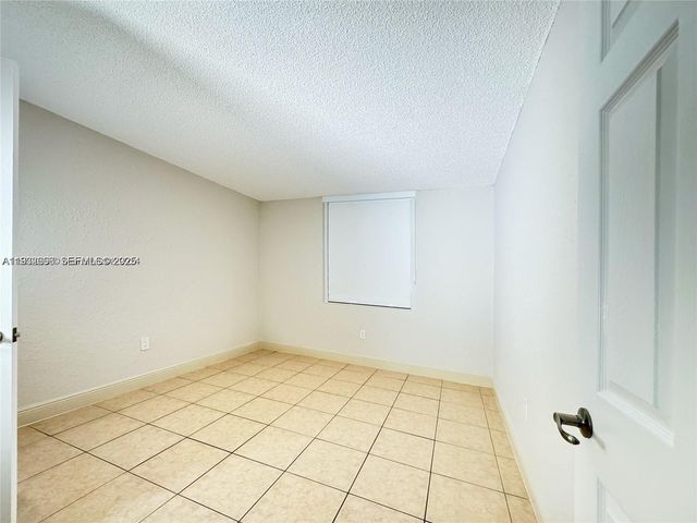 9460 Fontainebleau Blvd 132, Miami, FL 33172