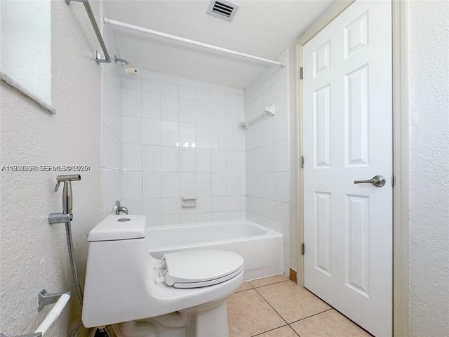 9460 Fontainebleau Blvd 132, Miami, FL 33172