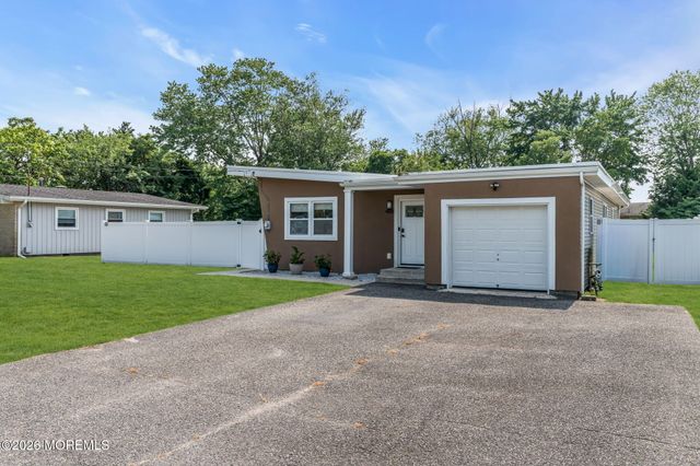 488 Amherst Drive, Brick, NJ 08723