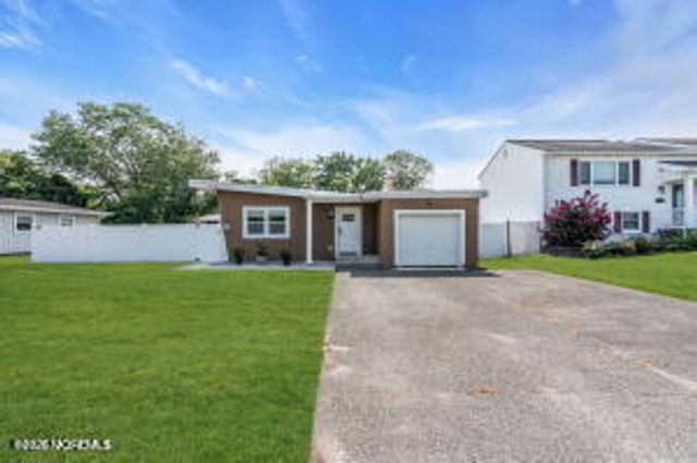 488 Amherst Drive, Brick, NJ 08723