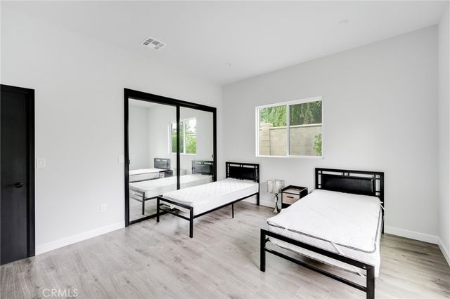 8806 Enfield Avenue, Northridge, CA 91325
