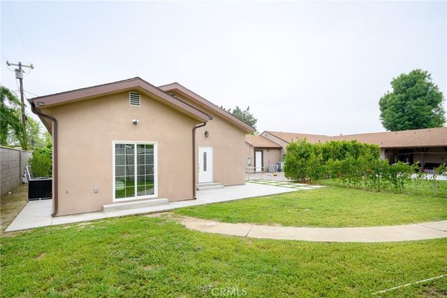 8806 Enfield Avenue, Northridge, CA 91325