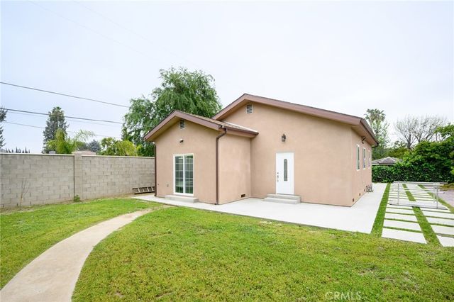 8806 Enfield Avenue, Northridge, CA 91325