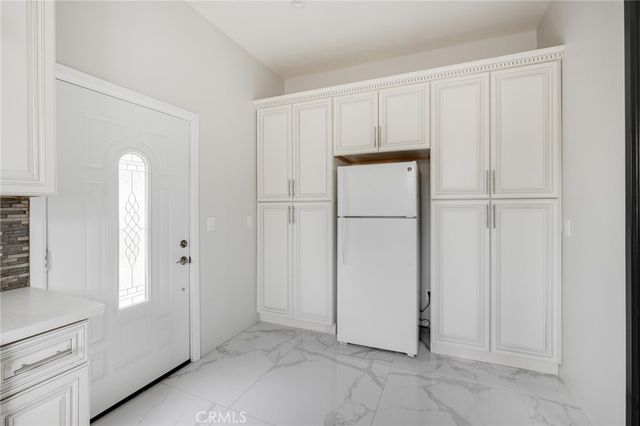 8806 Enfield Avenue, Northridge, CA 91325