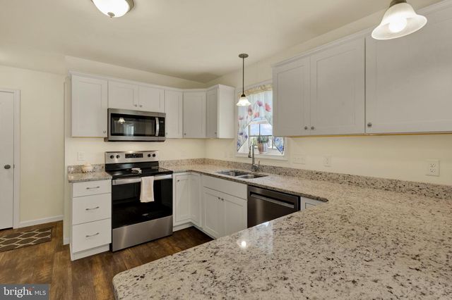 413 DARLINGTON CT, New Providence, PA 17560