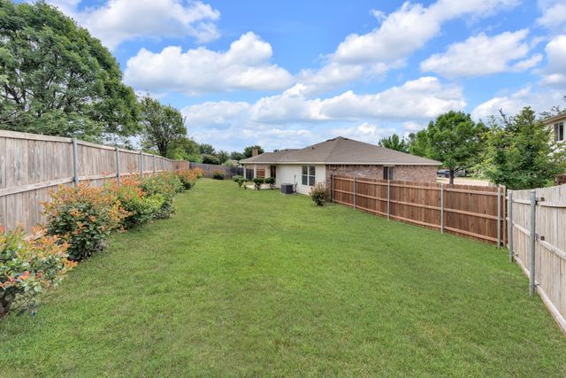 9237 Monument Court, Fort Worth, TX 76244