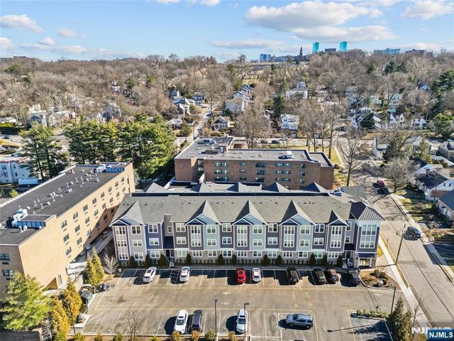 313 Woodland Place 207, Leonia, NJ 07605