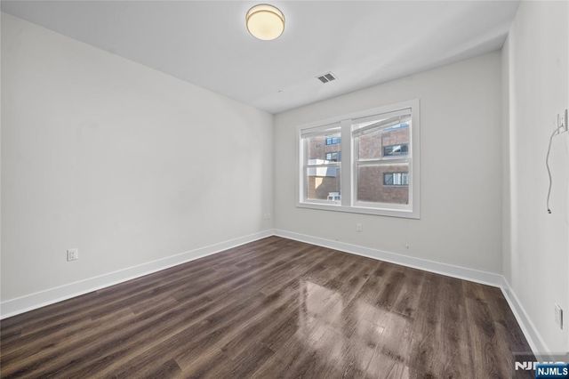 313 Woodland Place 207, Leonia, NJ 07605