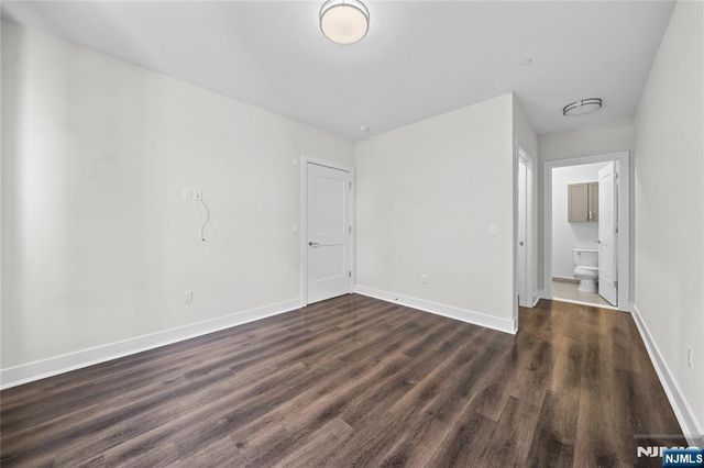 313 Woodland Place 207, Leonia, NJ 07605