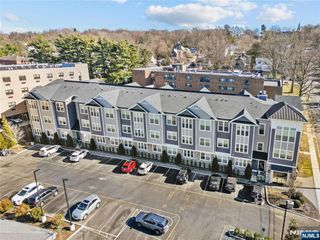 313 Woodland Place 207, Leonia, NJ 07605