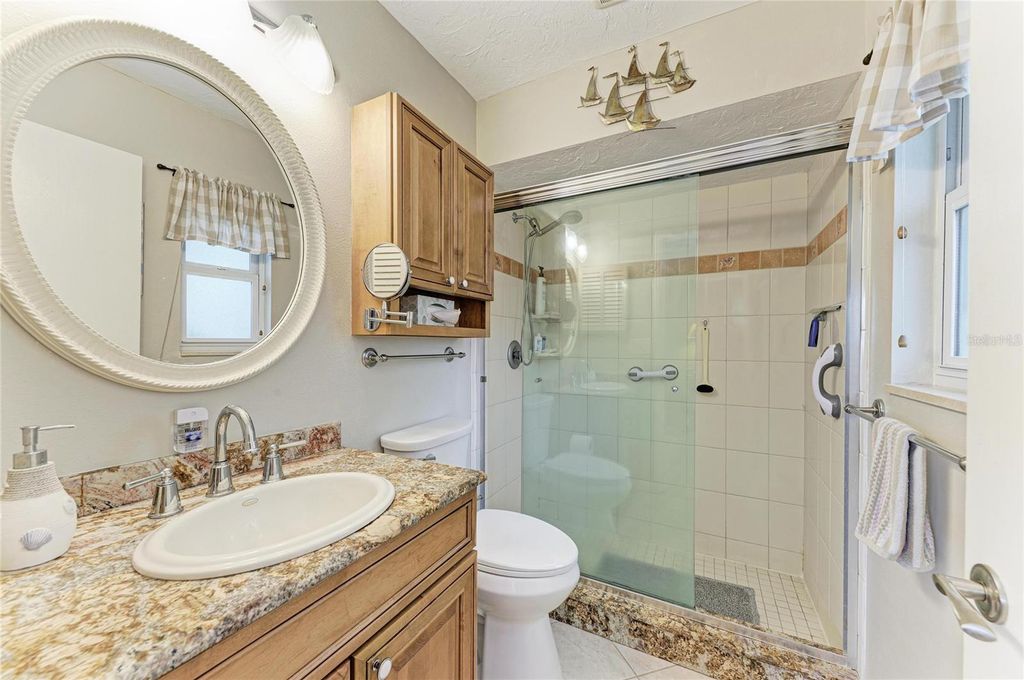 Image 24 of property listing at 4006 JOYCE DRIVE, Bradenton, FL 34208