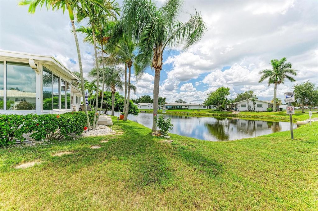 Image 31 of property listing at 4006 JOYCE DRIVE, Bradenton, FL 34208