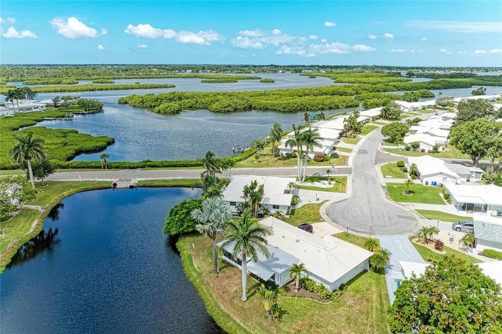 Image 35 of property listing at 4006 JOYCE DRIVE, Bradenton, FL 34208