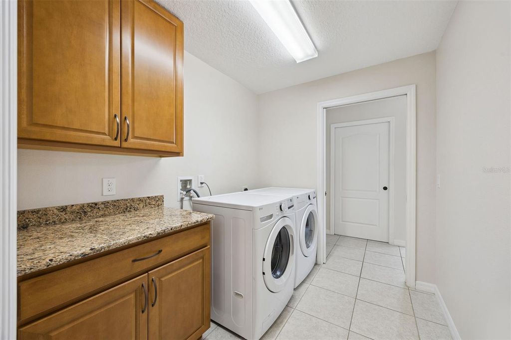 Image 14 of property listing at 7060 BRIDLE PATH, St Cloud, FL 34771