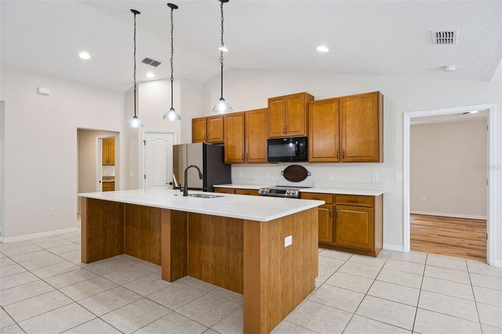 Image 3 of property listing at 7060 BRIDLE PATH, St Cloud, FL 34771