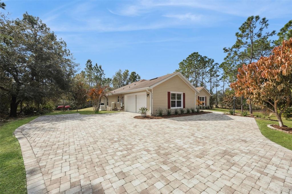 Image 29 of property listing at 7060 BRIDLE PATH, St Cloud, FL 34771