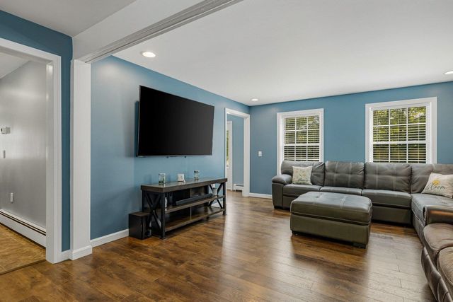 8 Lancelot Road, Farmington, NH 03835