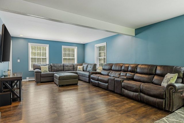 8 Lancelot Road, Farmington, NH 03835