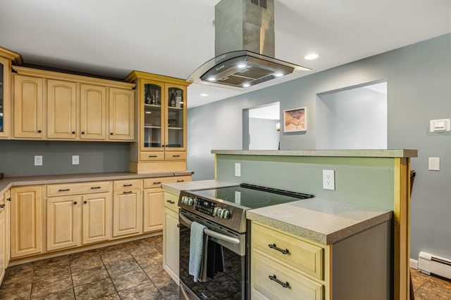 8 Lancelot Road, Farmington, NH 03835