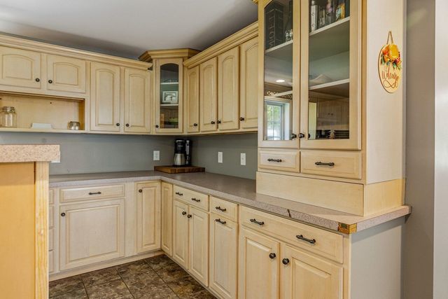 8 Lancelot Road, Farmington, NH 03835