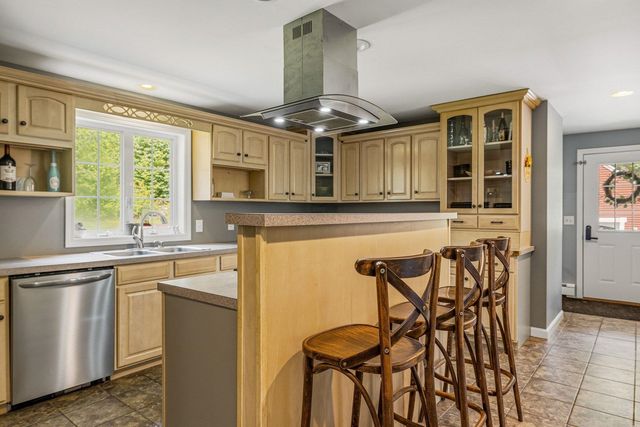 8 Lancelot Road, Farmington, NH 03835