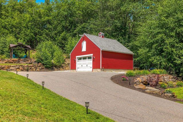 8 Lancelot Road, Farmington, NH 03835