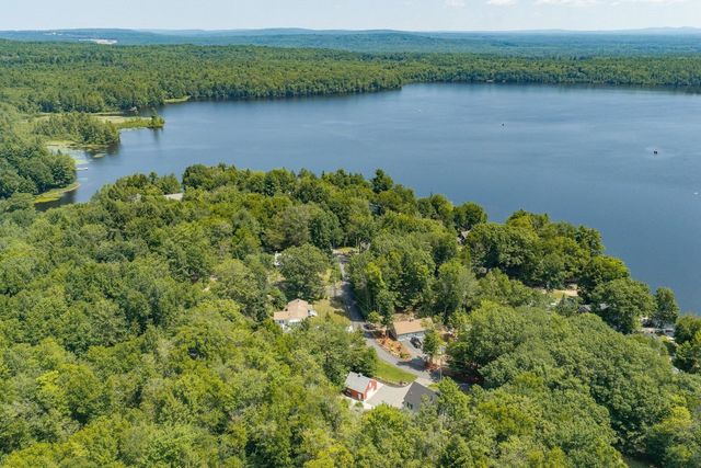 8 Lancelot Road, Farmington, NH 03835