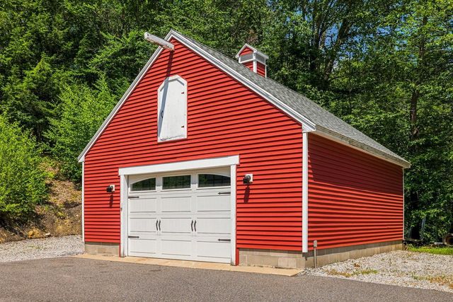 8 Lancelot Road, Farmington, NH 03835