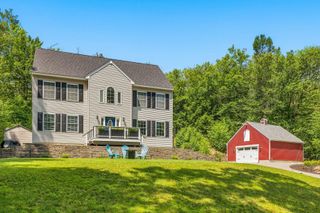 8 Lancelot Road, Farmington, NH 03835