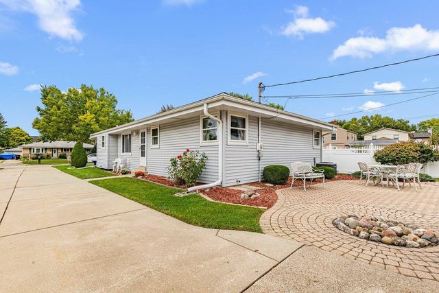 4336 S 49th STREET, Greenfield, WI 53220