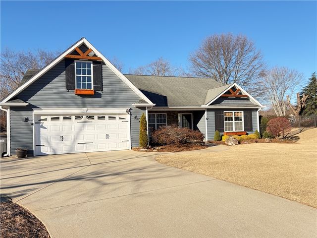 418 Roberts Road, Taylors, SC 29687