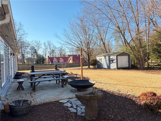 418 Roberts Road, Taylors, SC 29687