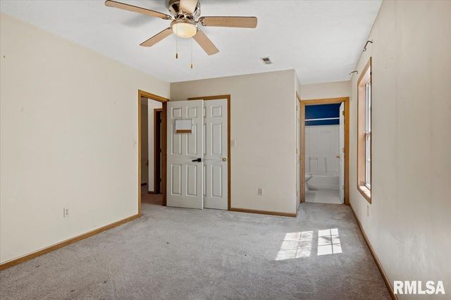31 FAIRVIEW Boulevard, New Berlin, IL 62670