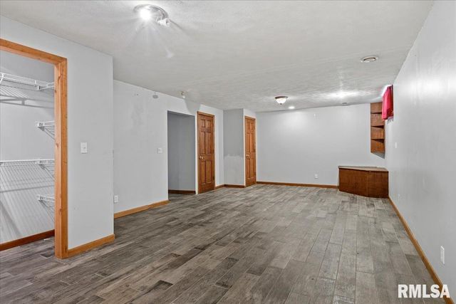 31 FAIRVIEW Boulevard, New Berlin, IL 62670