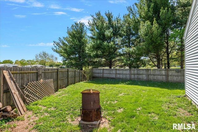 31 FAIRVIEW Boulevard, New Berlin, IL 62670