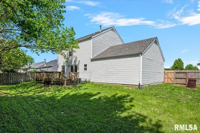 31 FAIRVIEW Boulevard, New Berlin, IL 62670