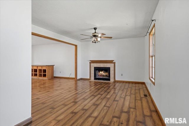 31 FAIRVIEW Boulevard, New Berlin, IL 62670