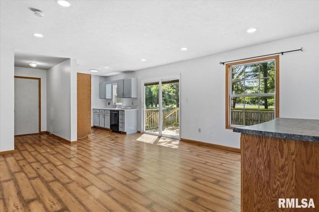 31 FAIRVIEW Boulevard, New Berlin, IL 62670