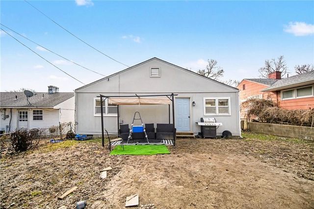 3145 Hawthorne Drive, St Joseph, MO 64501