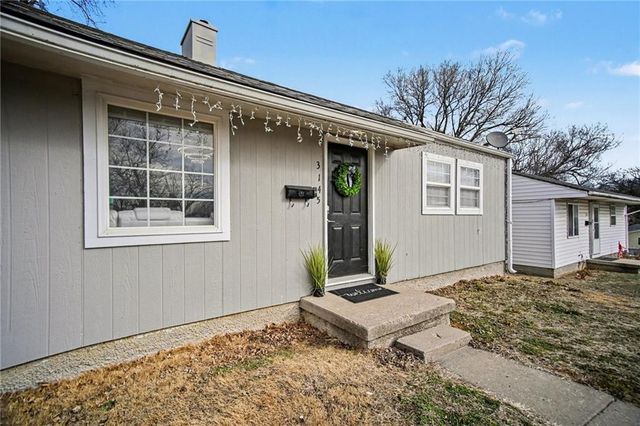 3145 Hawthorne Drive, St Joseph, MO 64501