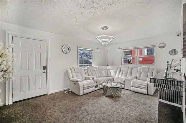 3145 Hawthorne Drive, St Joseph, MO 64501