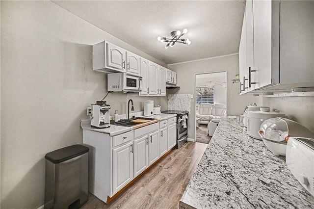 3145 Hawthorne Drive, St Joseph, MO 64501