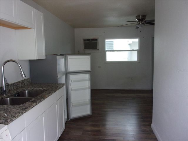 5208 7TH STREET, Zephyrhills, FL 33542