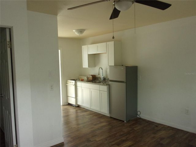 5208 7TH STREET, Zephyrhills, FL 33542