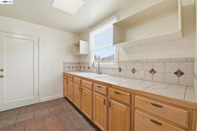 2329 Vestal Ave, Castro Valley, CA 94546