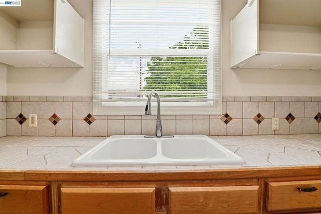 2329 Vestal Ave, Castro Valley, CA 94546
