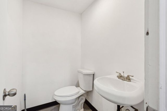 2667 Donald Lee Hollowell Parkway, Atlanta, GA 30318