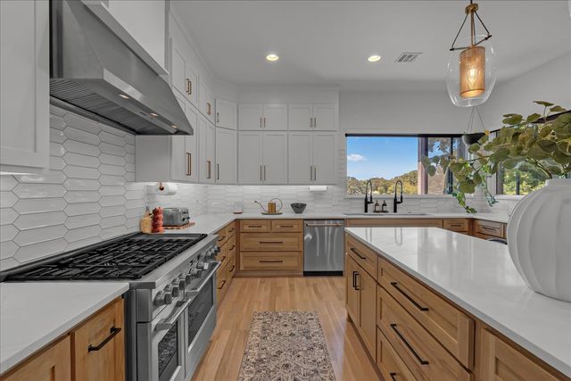 12910 S 28th Place, Bixby, OK 74008