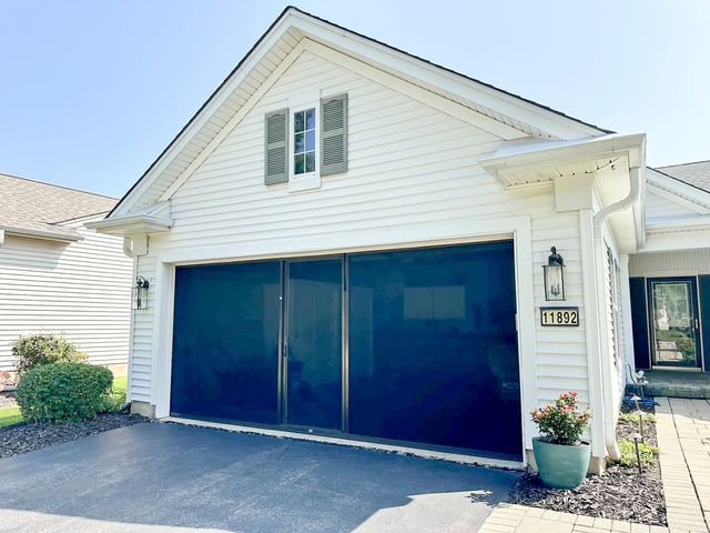 11892 Ludbury Ridge, Huntley, IL 60142